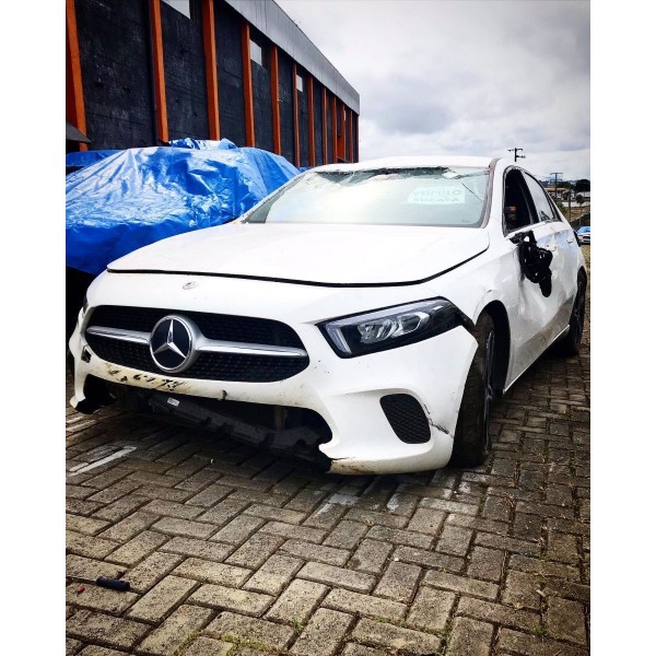 Mercedes Benz A200 2019 Lanterna Farol Grade Pisca Emblema